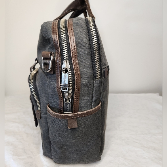 Tumi Messenger Laptop Bag Travel Set - Picture 5 of 16